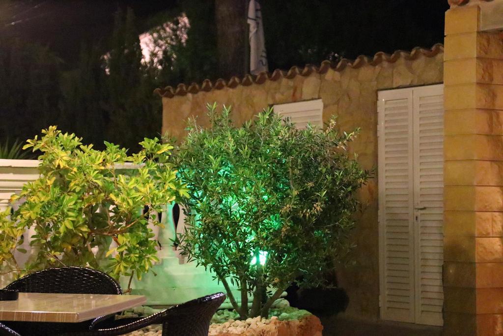 Villa Columbus Family Boutique Hotel Peguera Exterior photo